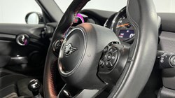 2019 (69) MINI HATCHBACK 1.5 Cooper Sport II 5dr 5299449