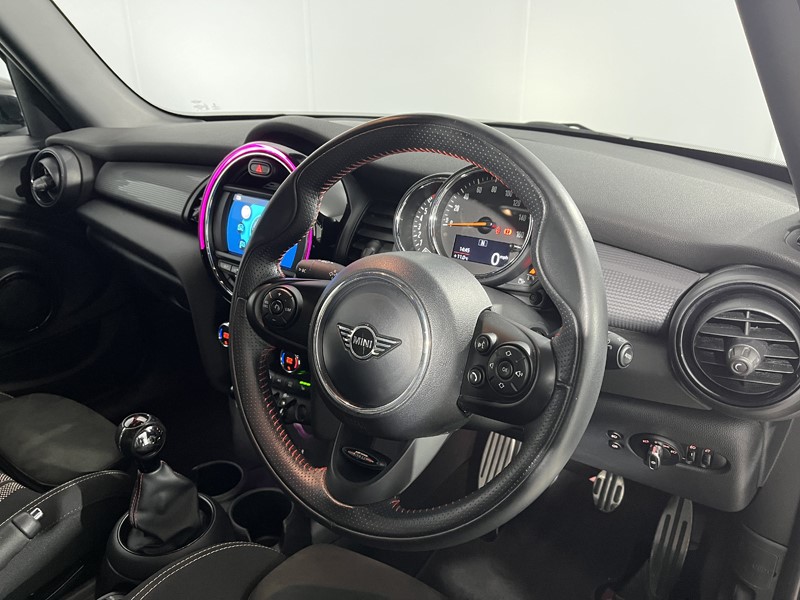 2019 (69) MINI HATCHBACK 1.5 Cooper Sport II 5dr 5281096