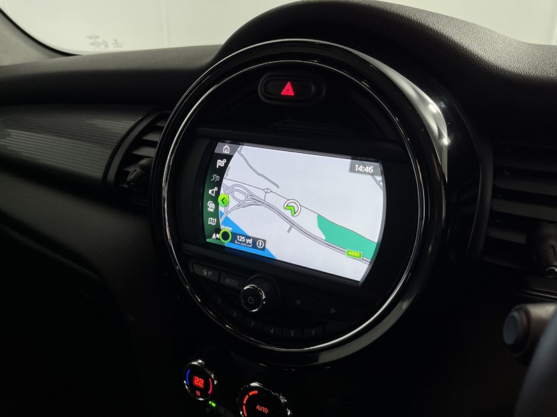 2019 (69) MINI HATCHBACK 1.5 Cooper Sport II 5dr 5281107