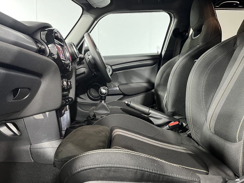 2019 (69) MINI HATCHBACK 1.5 Cooper Sport II 5dr 5281124