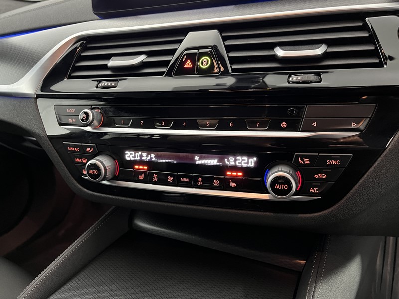 2024 (24) BMW 5 SERIES 520d MHT M Sport 5dr Step Auto 5303652