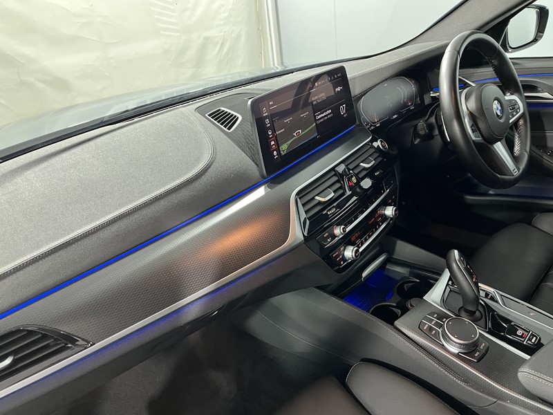 2024 (24) BMW 5 SERIES 520d MHT M Sport 5dr Step Auto 5303629