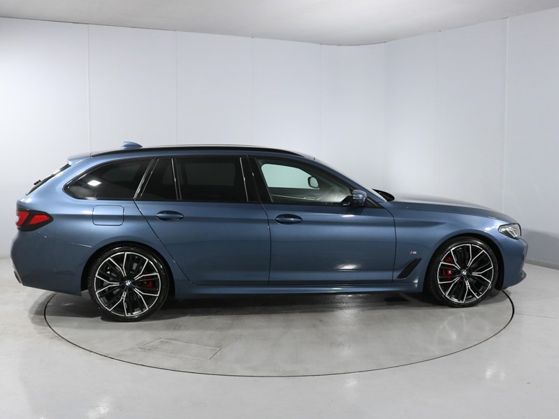 2024 (24) BMW 5 SERIES 520d MHT M Sport 5dr Step Auto 5263236