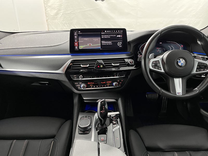 2024 (24) BMW 5 SERIES 520d MHT M Sport 5dr Step Auto 5263237