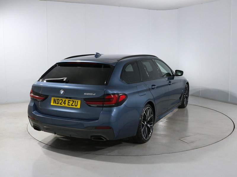 2024 (24) BMW 5 SERIES 520d MHT M Sport 5dr Step Auto 5263281