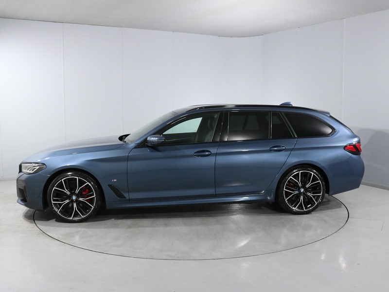 2024 (24) BMW 5 SERIES 520d MHT M Sport 5dr Step Auto 5303671
