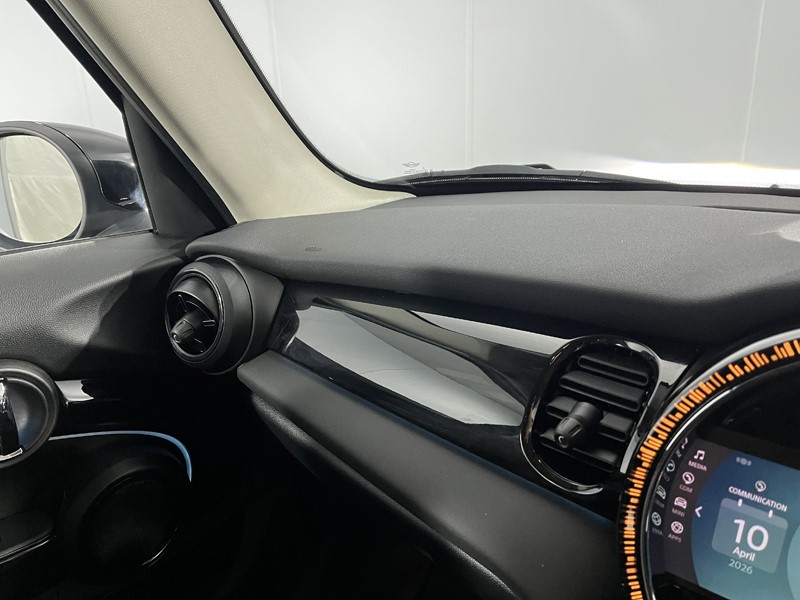 2023 (23) MINI HATCHBACK 1.5 Cooper Classic Premium 5dr Auto 5281207