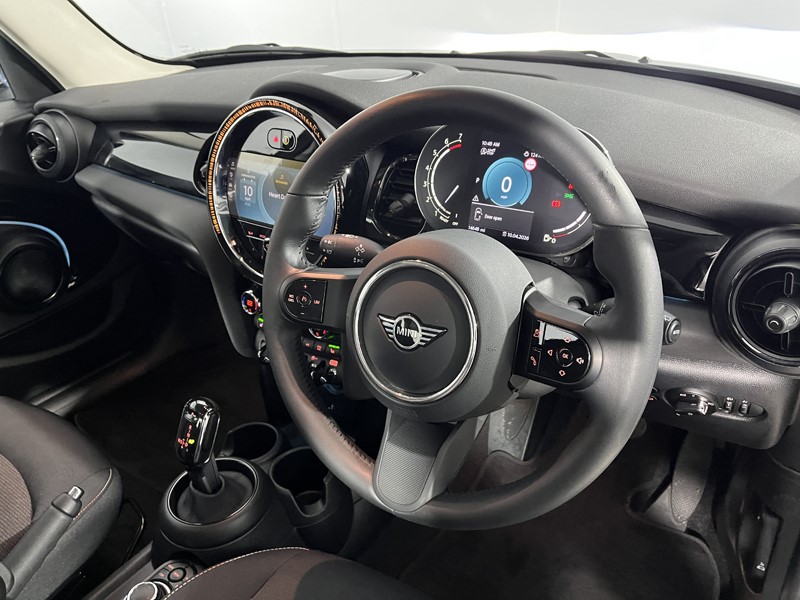 2023 (23) MINI HATCHBACK 1.5 Cooper Classic Premium 5dr Auto 5281188