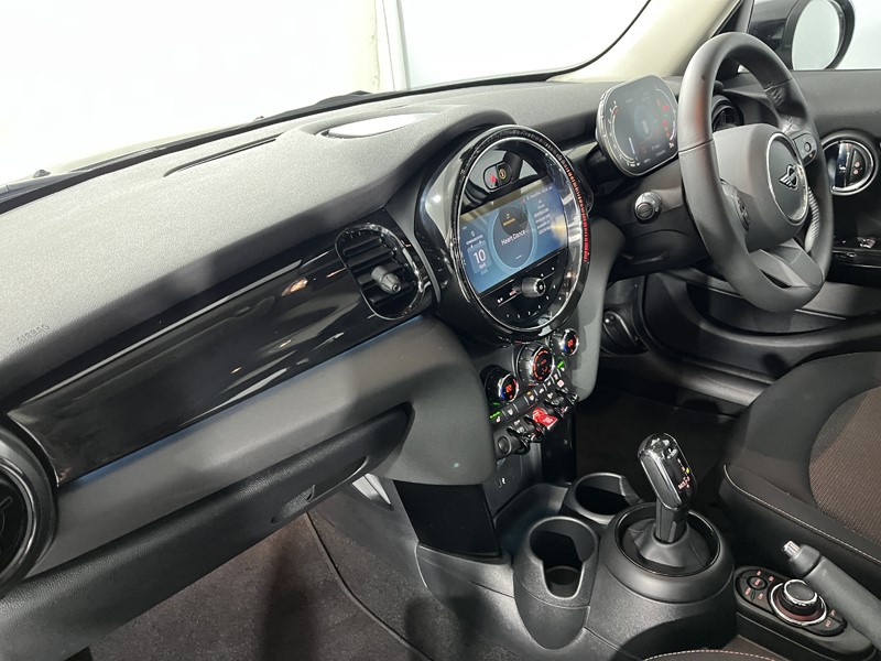 2023 (23) MINI HATCHBACK 1.5 Cooper Classic Premium 5dr Auto 5281189