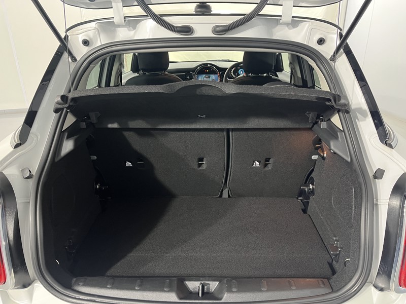 2023 (72) MINI HATCHBACK 1.5 Cooper Classic 5dr Auto 5320069