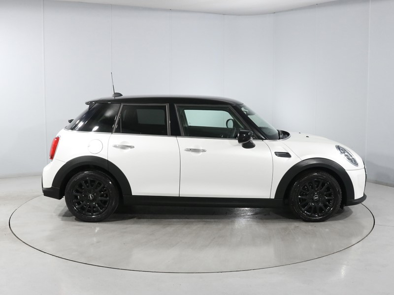 2023 (72) MINI HATCHBACK 1.5 Cooper Classic 5dr Auto 5320059