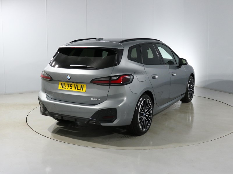 2025 (75) BMW 2 SERIES 220i MHT M Sport 5dr DCT 5333709