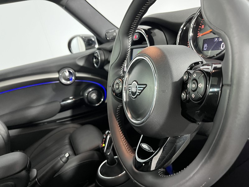 2020 (70) MINI HATCHBACK 1.5 Cooper Exclusive II 3dr Auto 5299543