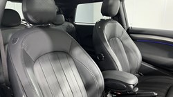 2020 (70) MINI HATCHBACK 1.5 Cooper Exclusive II 3dr Auto 5299530