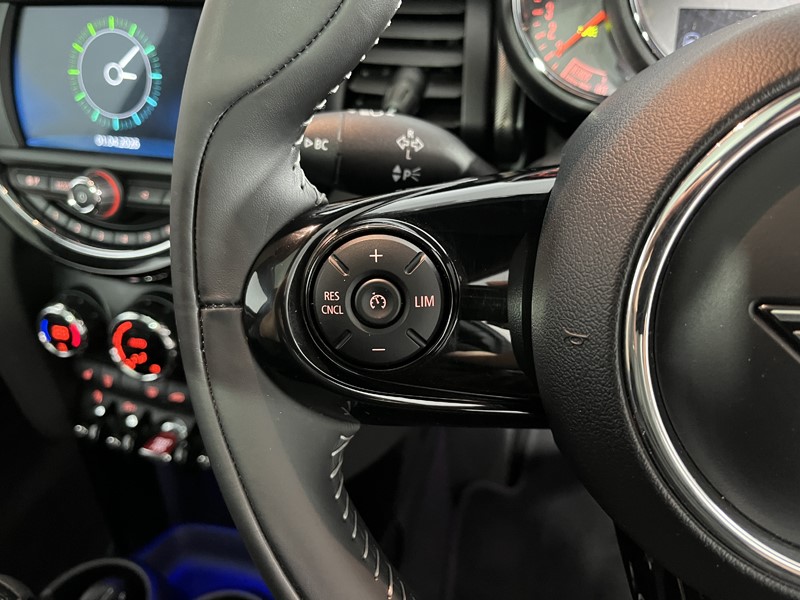 2020 (70) MINI HATCHBACK 1.5 Cooper Exclusive II 3dr Auto 5299544
