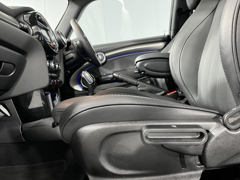 2020 (70) MINI HATCHBACK 1.5 Cooper Exclusive II 3dr Auto 5290045