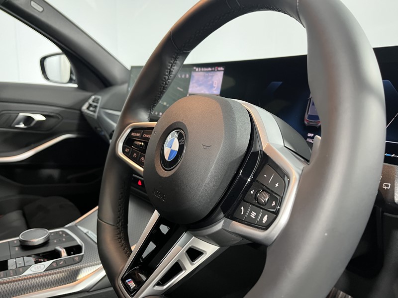 2025 (75) BMW 3 SERIES 320i M Sport 5dr Step Auto 5348276