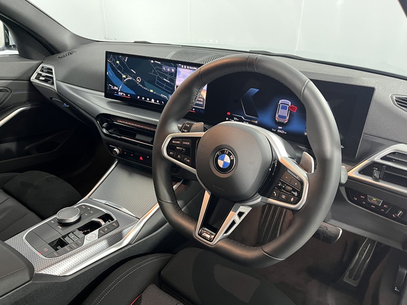 2025 (75) BMW 3 SERIES 320i M Sport 5dr Step Auto 5348261