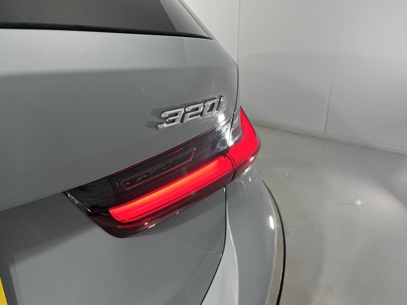 2025 (75) BMW 3 SERIES 320i M Sport 5dr Step Auto 5348298