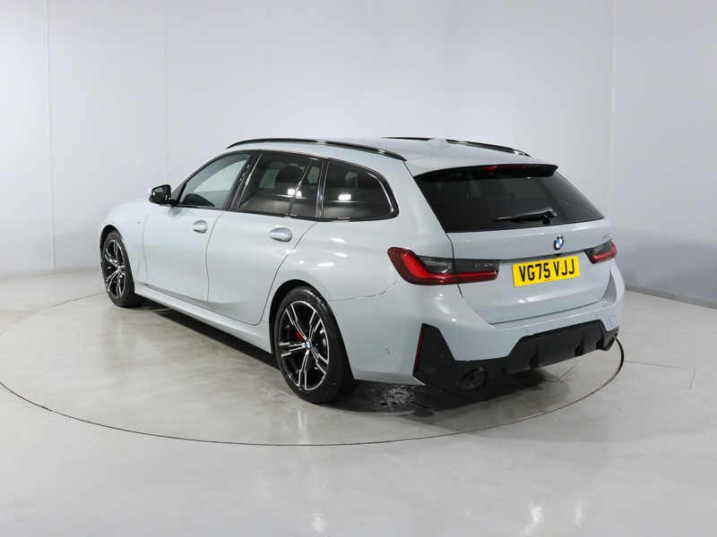2025 (75) BMW 3 SERIES 320i M Sport 5dr Step Auto