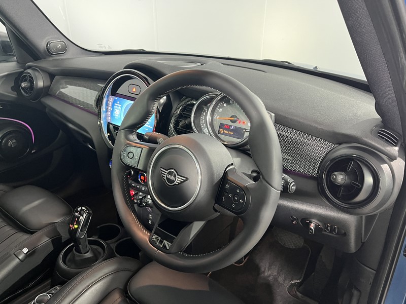 2022 (22) MINI HATCHBACK 1.5 Cooper Exclusive 5dr Auto 5315135