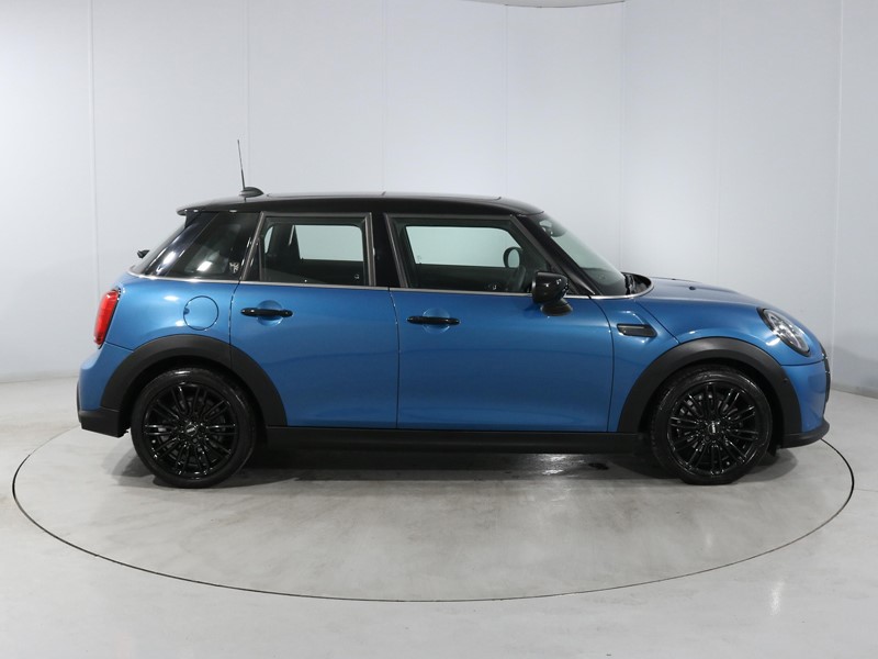2022 (22) MINI HATCHBACK 1.5 Cooper Exclusive 5dr Auto 5315132