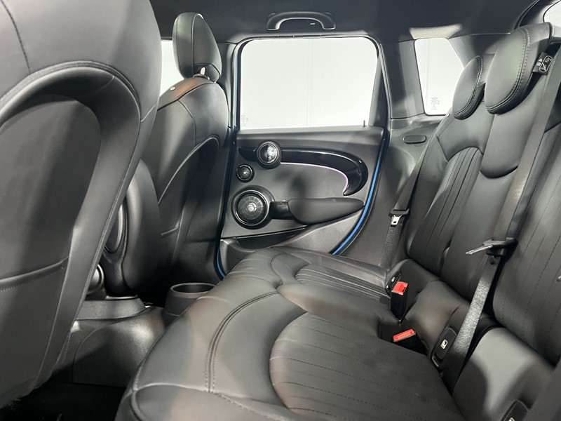 2022 (22) MINI HATCHBACK 1.5 Cooper Exclusive 5dr Auto 5315167