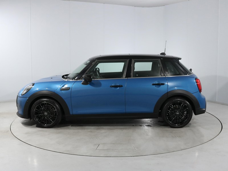 2022 (22) MINI HATCHBACK 1.5 Cooper Exclusive 5dr Auto 5315176