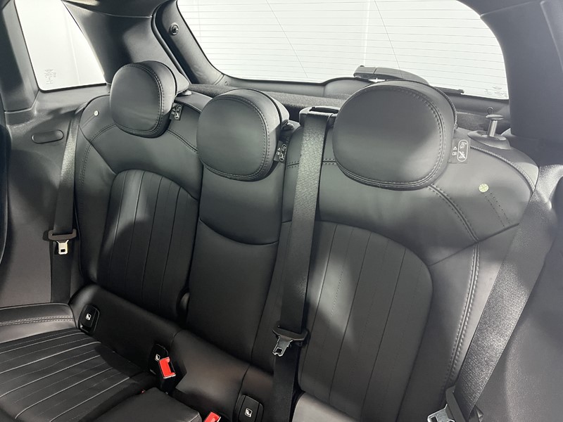 2022 (22) MINI HATCHBACK 1.5 Cooper Exclusive 5dr Auto 5315141