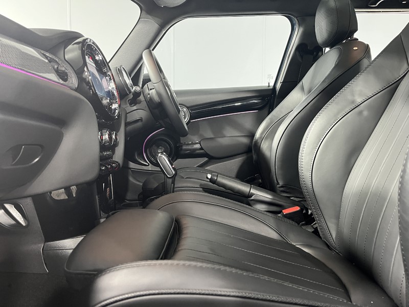 2022 (22) MINI HATCHBACK 1.5 Cooper Exclusive 5dr Auto 5315166