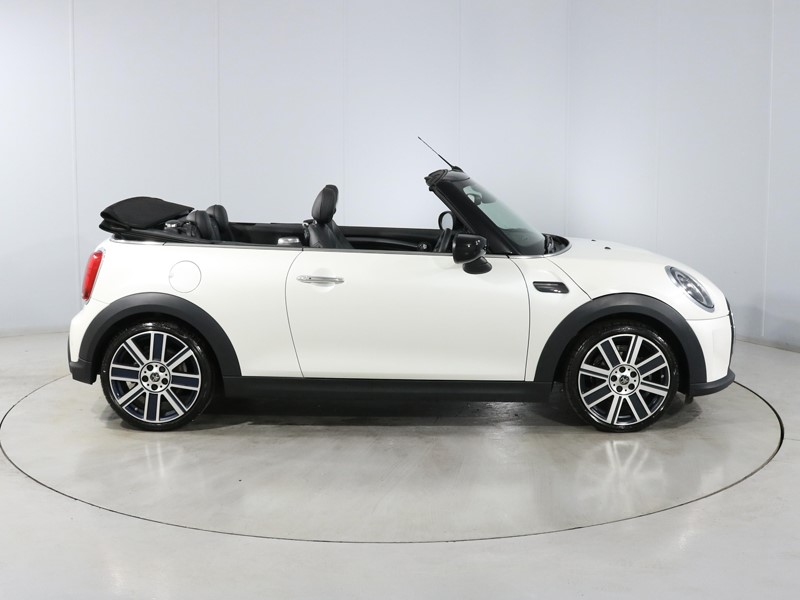 2023 (23) MINI CONVERTIBLE 1.5 Cooper Exclusive Premium 2dr Auto 5348085