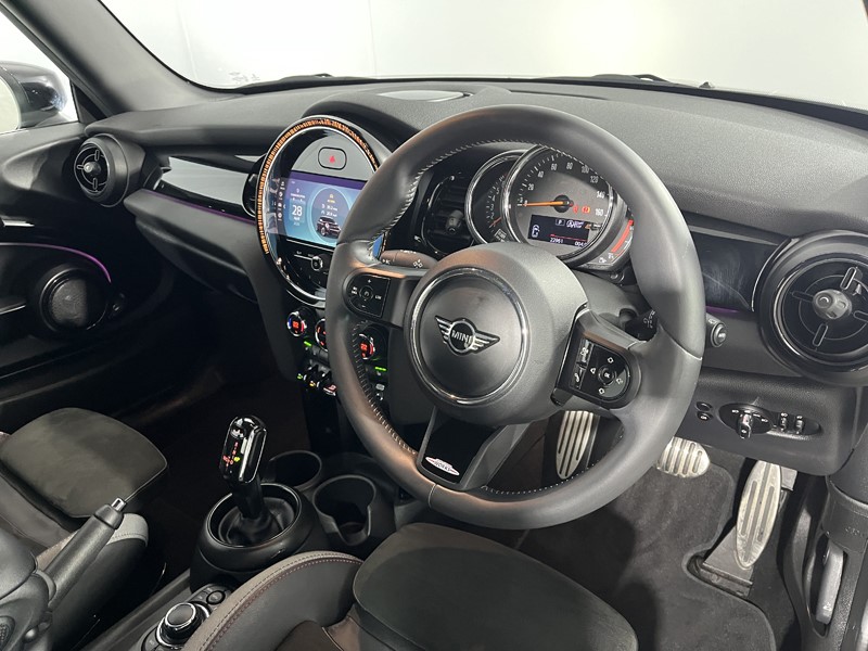 2022 (22) MINI HATCHBACK 1.5 Cooper Sport 3dr Auto 5348138