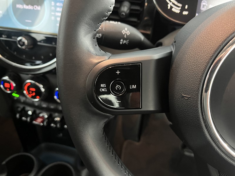 2023 (73) MINI HATCHBACK 1.5 Cooper Classic Premium 5dr 5362338