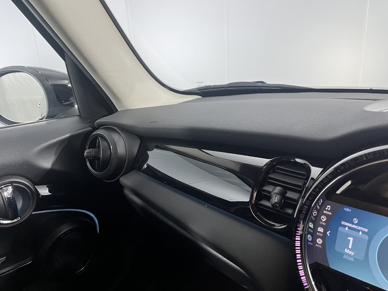 2023 (73) MINI HATCHBACK 1.5 Cooper Classic Premium 5dr 5362342
