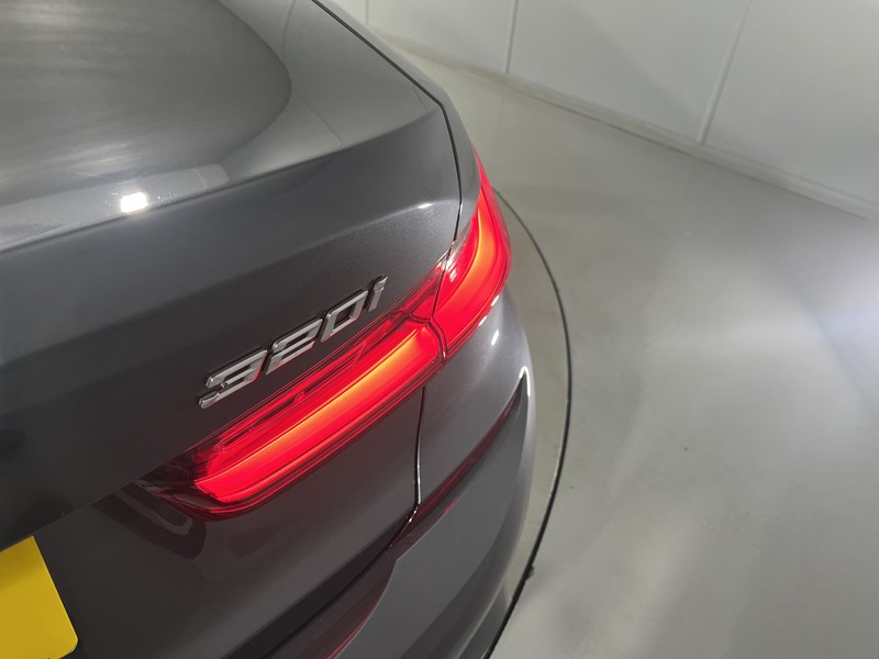 2021 (71) BMW 3 SERIES 320i M Sport 4dr Step Auto 5544381