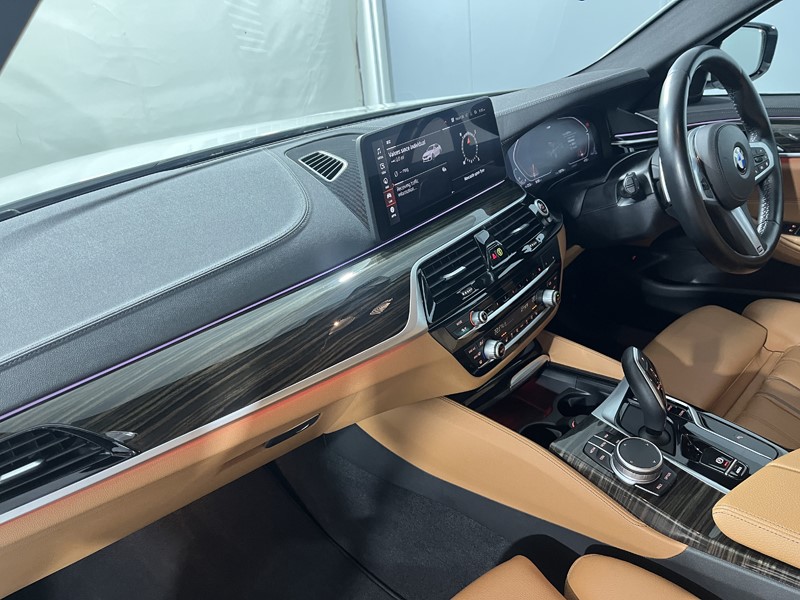 2021 (71) BMW 5 SERIES 520d MHT M Sport 4dr Step Auto 5362838