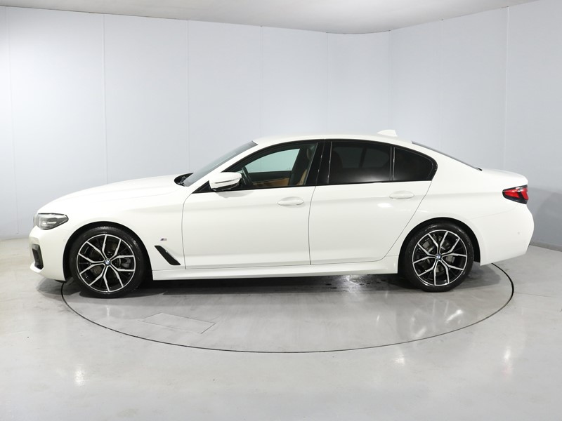 2021 (71) BMW 5 SERIES 520d MHT M Sport 4dr Step Auto 5362879