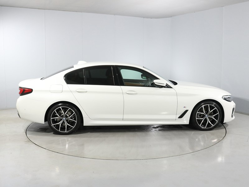 2021 (71) BMW 5 SERIES 520d MHT M Sport 4dr Step Auto 5362834