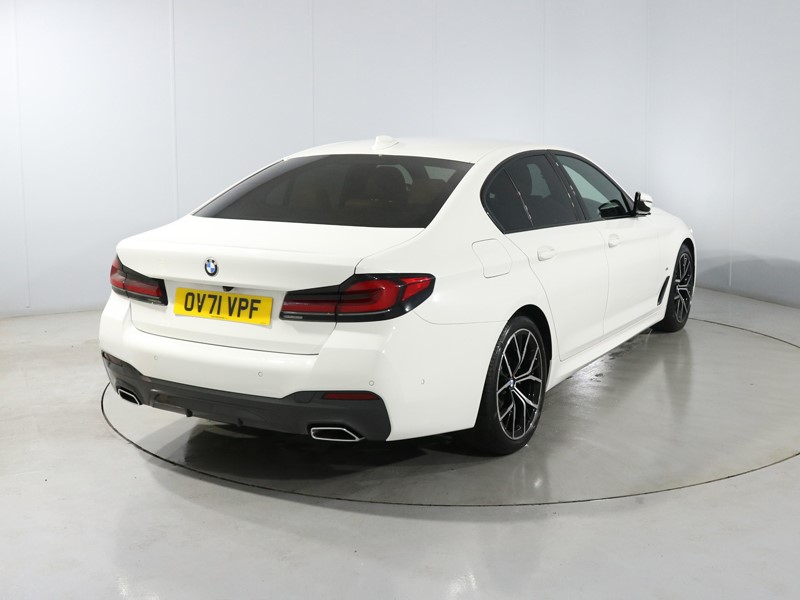 2021 (71) BMW 5 SERIES 520d MHT M Sport 4dr Step Auto 5362878