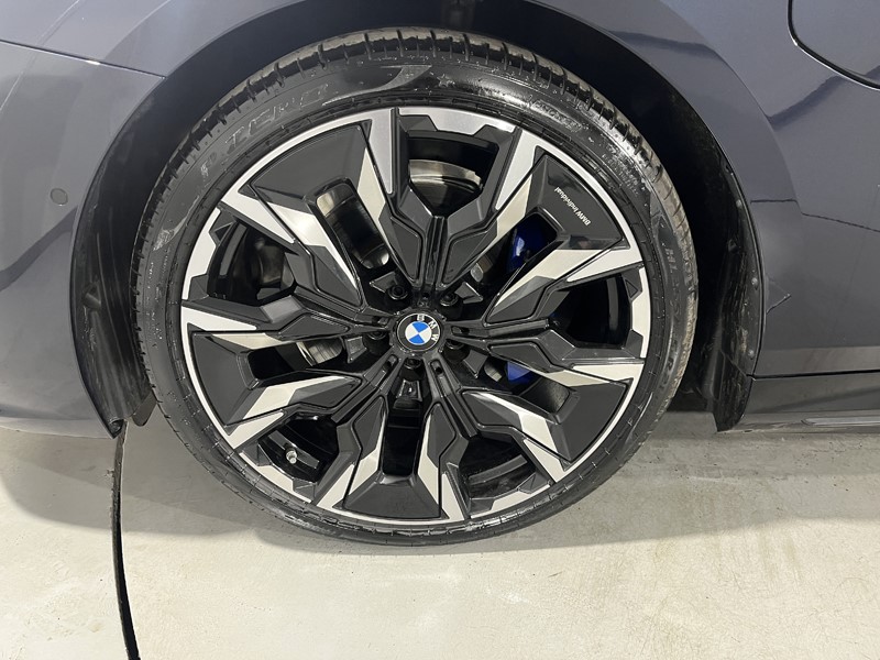 2025 (75) BMW 5 SERIES 530e M Sport Pro 5dr Auto 5436716