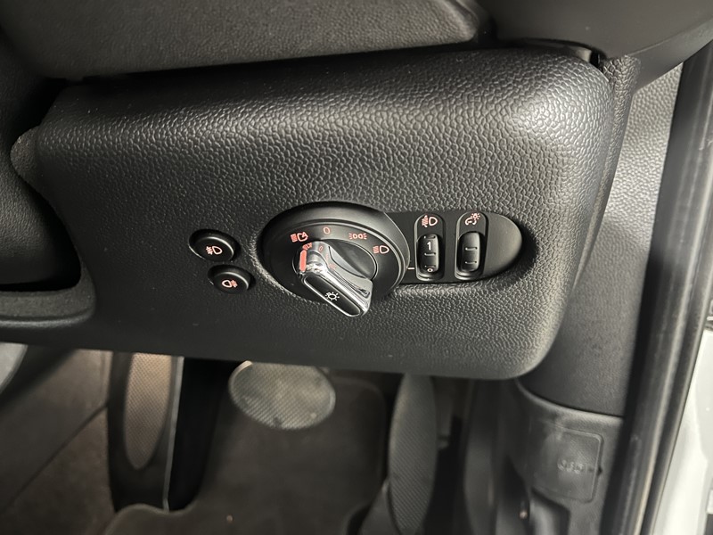 2019 (68) MINI HATCHBACK 1.5 Cooper Exclusive II 5dr Auto 5373774