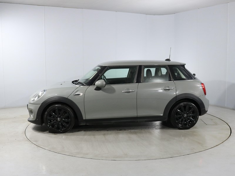 2019 (68) MINI HATCHBACK 1.5 Cooper Exclusive II 5dr Auto 5373797