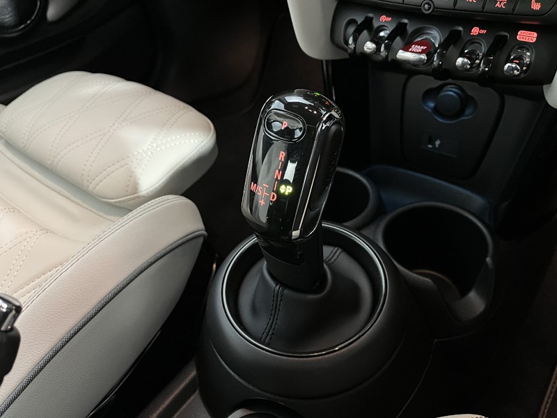 2022 (72) MINI HATCHBACK 1.5 Cooper Exclusive 3dr Auto 5370508