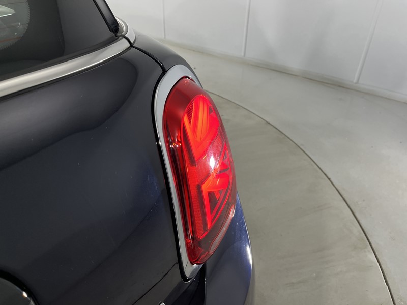 2022 (72) MINI HATCHBACK 1.5 Cooper Exclusive 3dr Auto 5370536