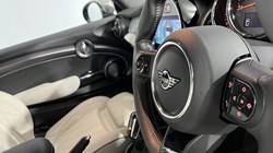 2022 (72) MINI HATCHBACK 1.5 Cooper Exclusive 3dr Auto 5370519
