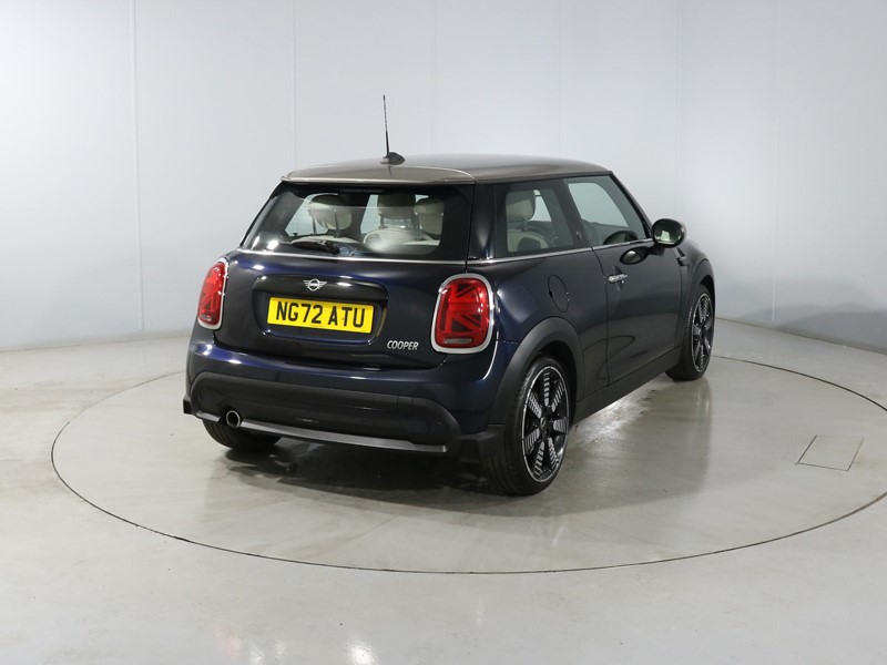 2022 (72) MINI HATCHBACK 1.5 Cooper Exclusive 3dr Auto 5370538