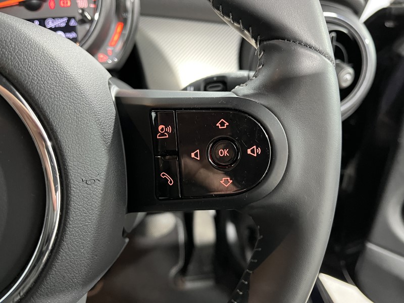 2022 (72) MINI HATCHBACK 1.5 Cooper Exclusive 3dr Auto 5370521