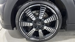 2022 (72) MINI HATCHBACK 1.5 Cooper Exclusive 3dr Auto 5370512