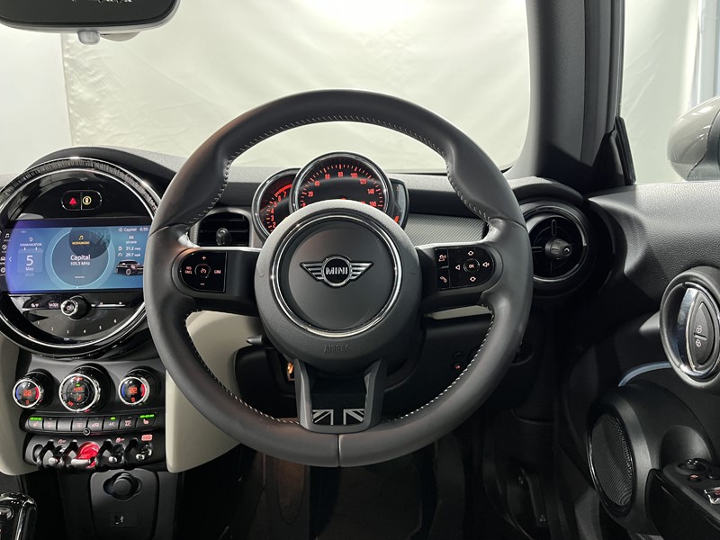 2022 (72) MINI HATCHBACK 1.5 Cooper Exclusive 3dr Auto 5370503
