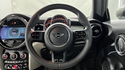 2022 (72) MINI HATCHBACK 1.5 Cooper Exclusive 3dr Auto 5370503
